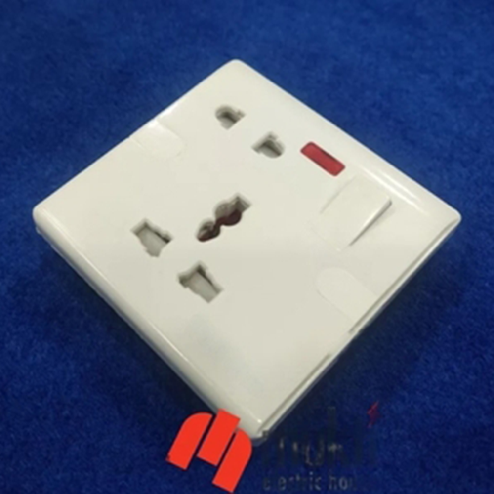 TnG Plus 5 Pin Multi-Function Socket - White