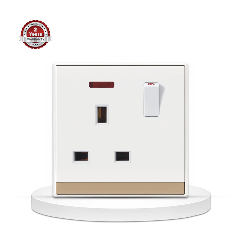 Lotus XL 13A 3 pin Flat Socket with Switch