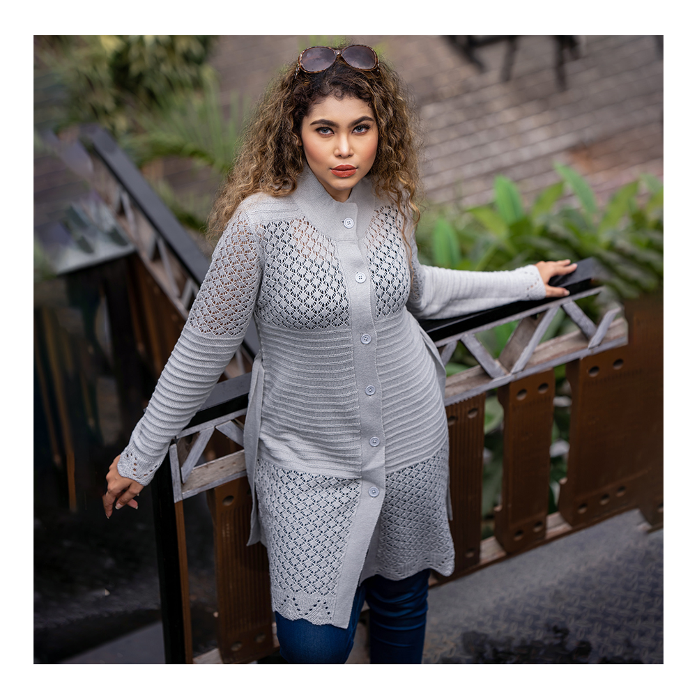 Round-neck knitted sweater - Woman