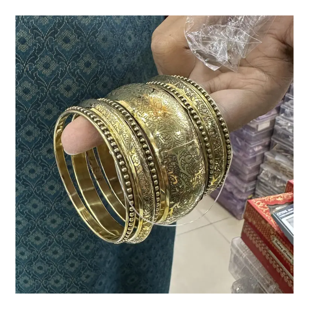 Oxidized store gold bangles