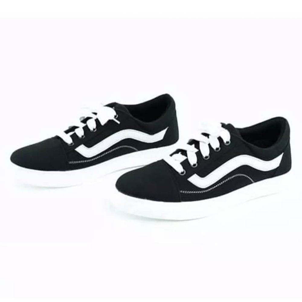 Casual Sneakers Shoe For Men Black and White FM 002