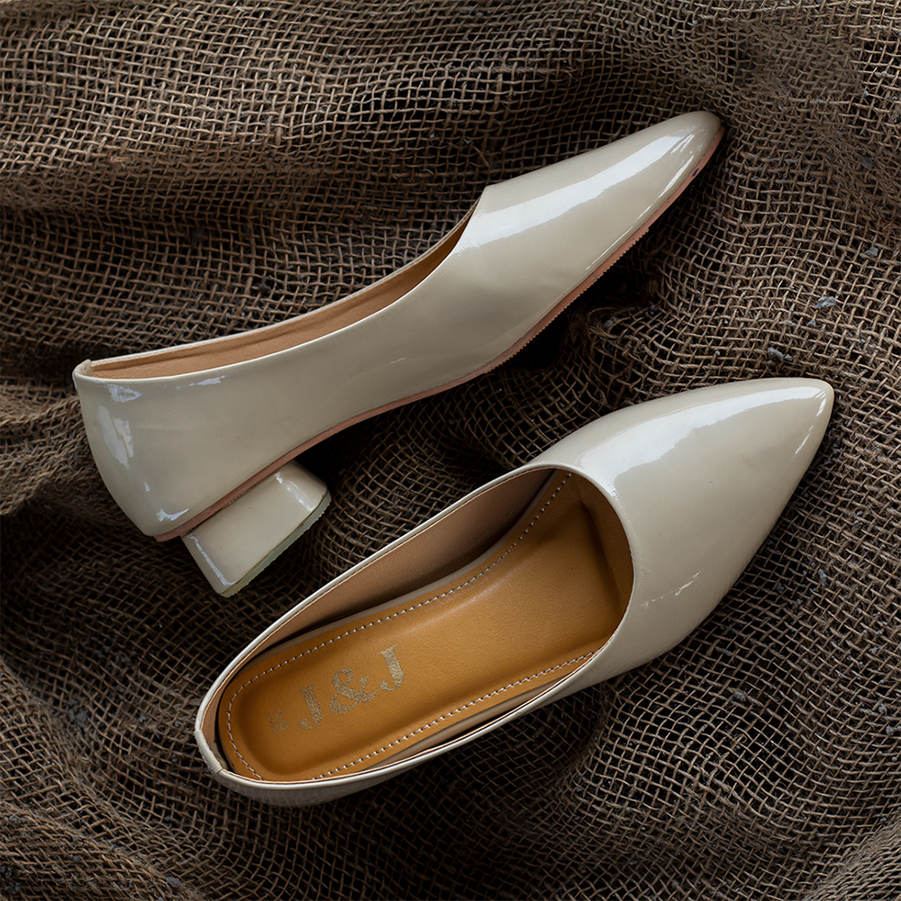 Khaki on sale pumps womens