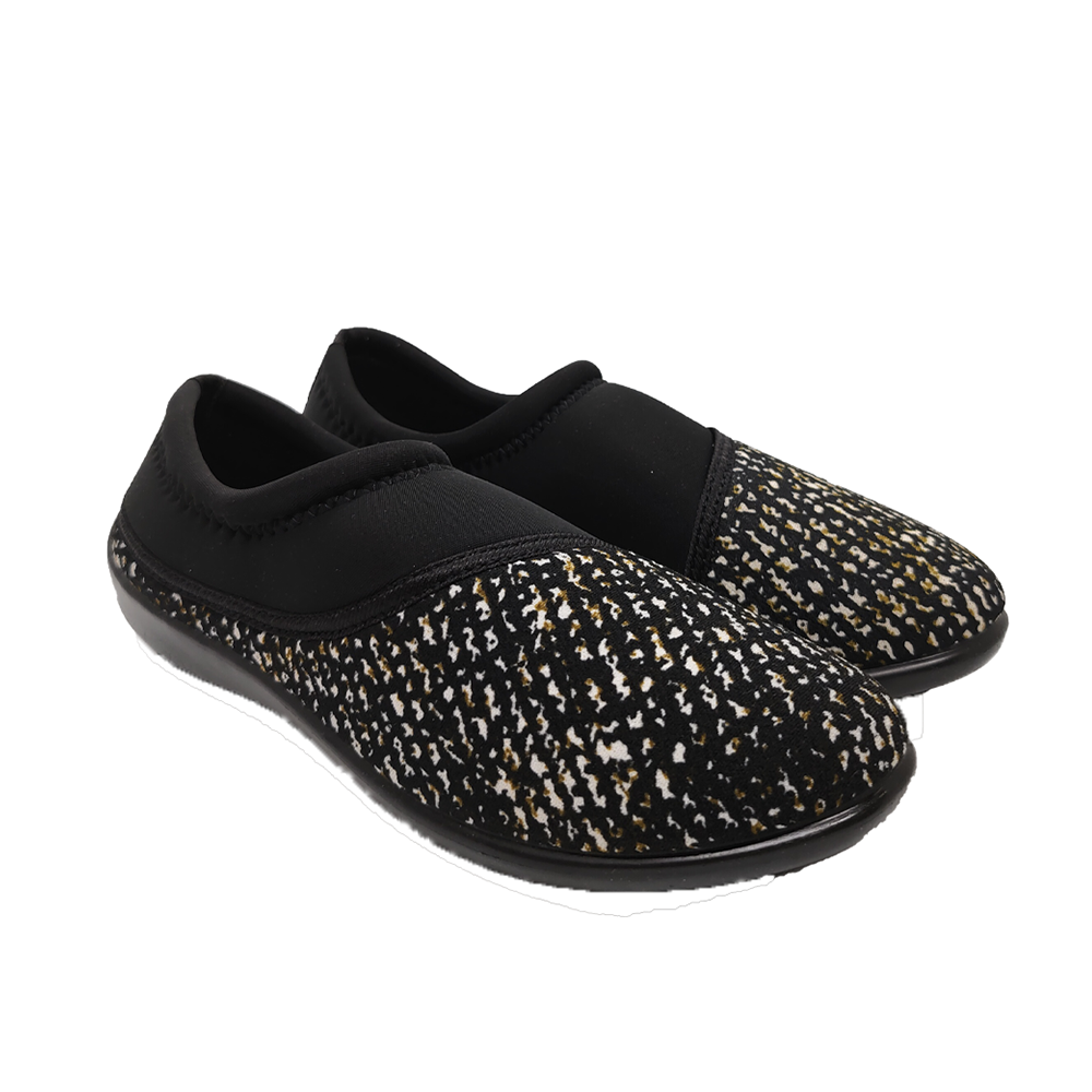 Walkaroo Black Belly Shoe For Ladies 4954BLK - Black Belly