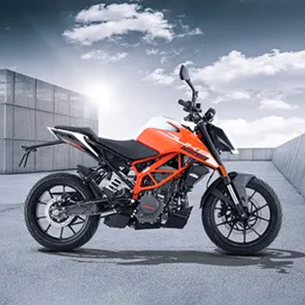 KTM Duke Motor Bike - 125CC - Ceramic White and Electronic Orange