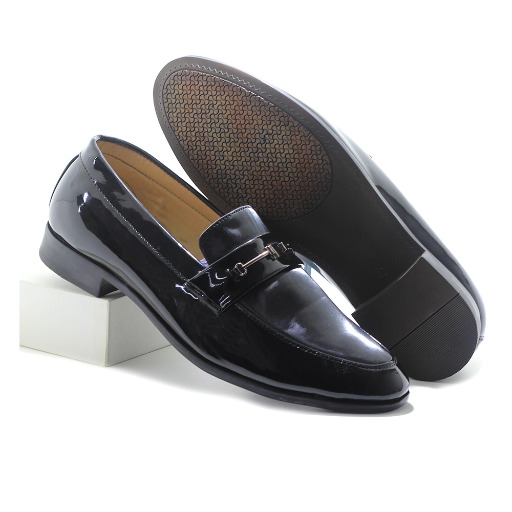 Glossy Patent PU Leather Tassel Shoe For Men - Black - IN405