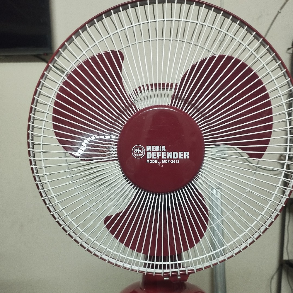 Media Defender Rechargeable Desk Fan - Maroon - 2412