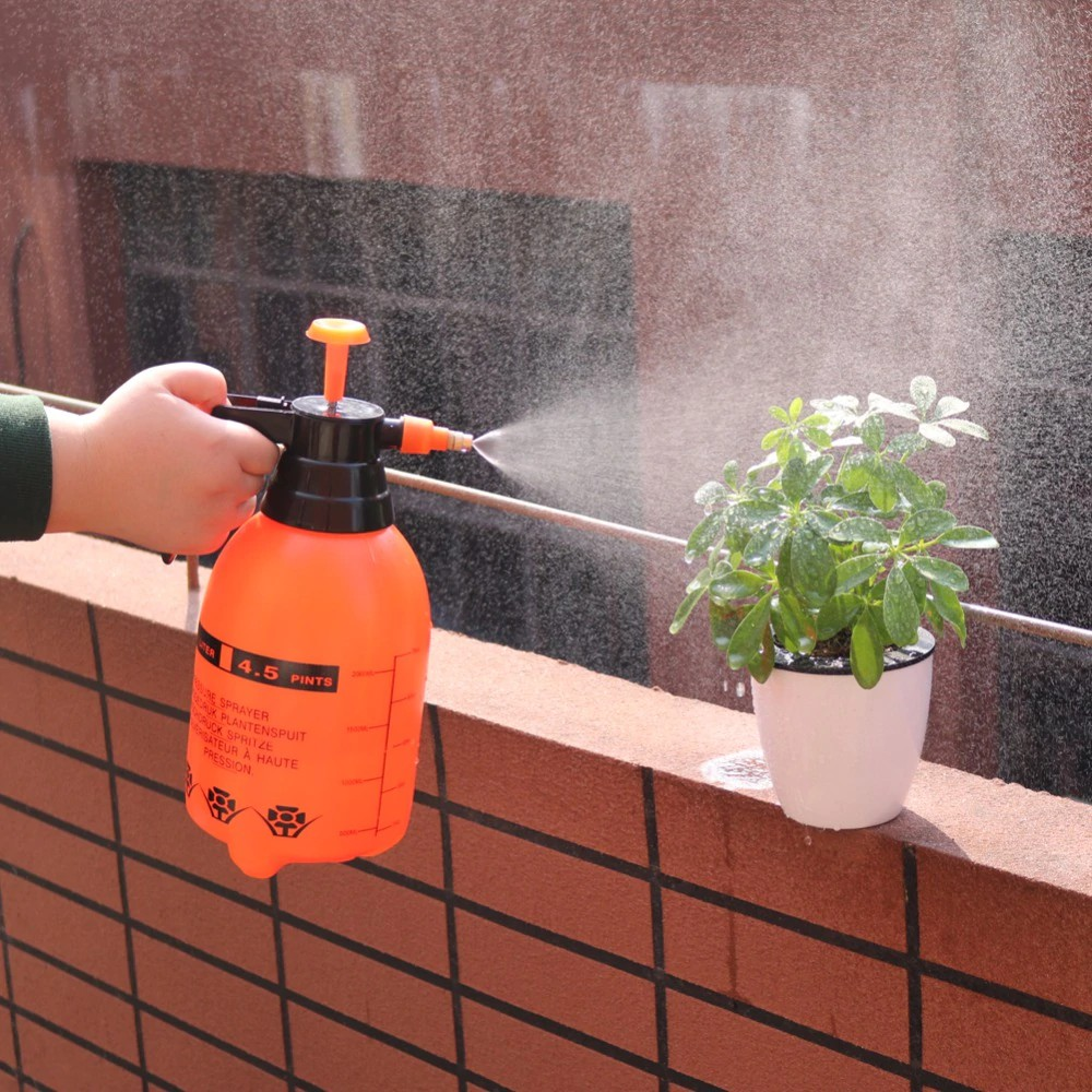 Spray Bottle Air Pressure Sprayer Garden Sprayer - 2 Liter